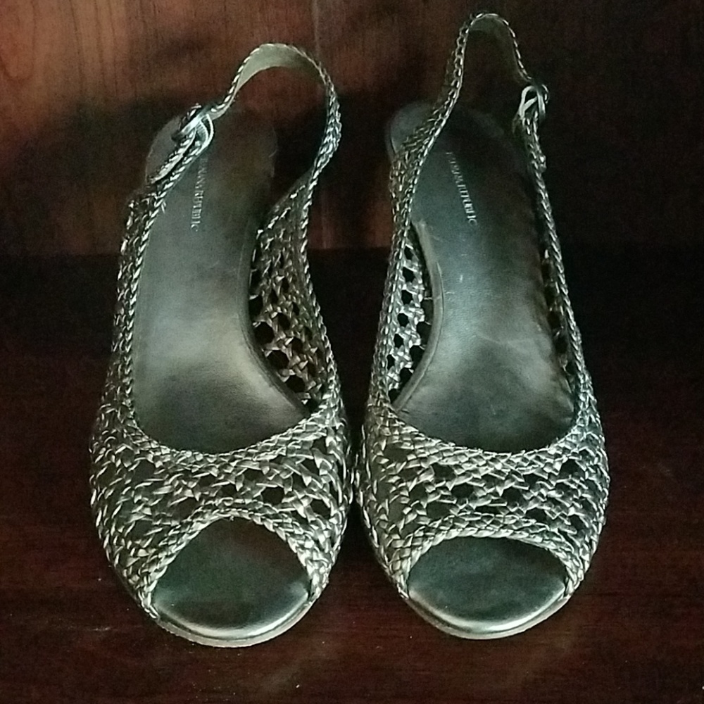 Silver Heels Very Unique - image 1